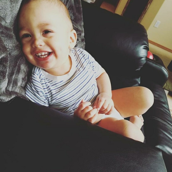 Meet your Posher, Nicole - Picture 4 of 4